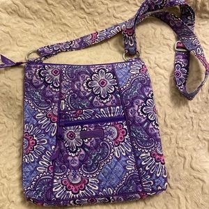 Vera Bradley cross body purse. Excellent used condition.
